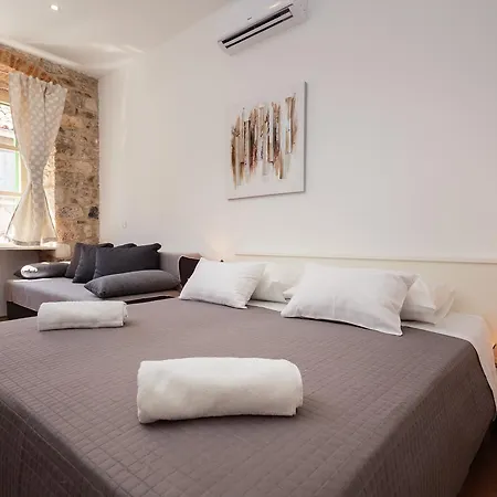 Lux Cindro In Center 스플리트
