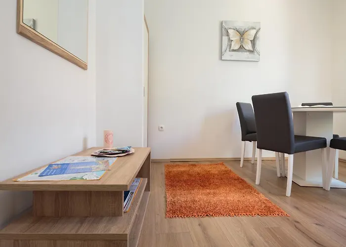 Lux Cindro In Center * Σπλιτ