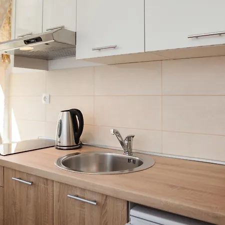 Lux Cindro In Center Split